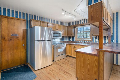 6422Meadowview_24