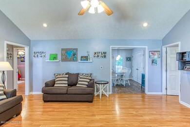 187 Swan Way-5