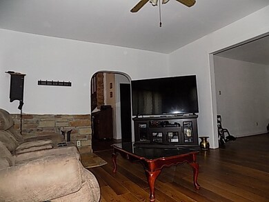 840 La Belle Vue Rd, Vandergrift, PA 15690 - photo 4