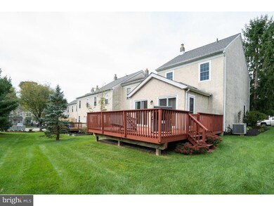 712 Sandalwood Ln, Norristown, PA 19403 - photo 2