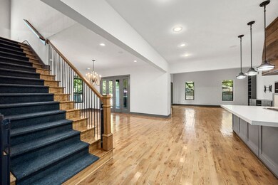 2310 Saxon Dr, Houston, TX 77018 - photo 5