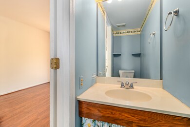 1/2 Bath