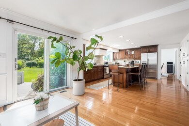 Open Concept Family Room & Kitchen