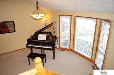 16915 Patterson Dr, Omaha, NE 68135 - photo 5