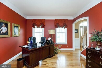 113 Cahille Dr, Winchester, VA 22602 - photo 2