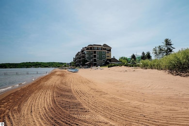 2035 N Us-31 N unit 401, Traverse City, MI 49686 - photo 5