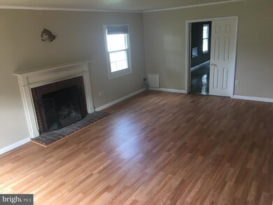 15800 Pointer Ridge Dr, Bowie, MD 20716 - photo 2