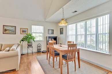 27 Carnaby Close Freehold NJ-large-009-2