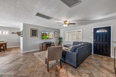 04-Living Room II