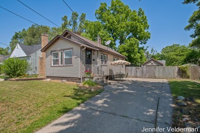 1105 Arlington St NE, Grand Rapids, MI 49505 - photo 2