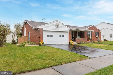 1043 Brookfield Cir, Quakertown, PA 18951 - photo 2