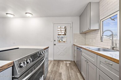 12-web-or-mls-1952-e-12th-ave-space-49