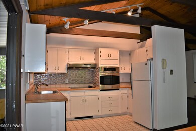 205 Basswood Dr, Hawley, PA 18428 - photo 7