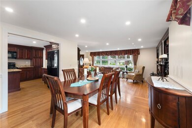 110 Sweetbriar Dr, Cranston, RI 02920 - photo 5
