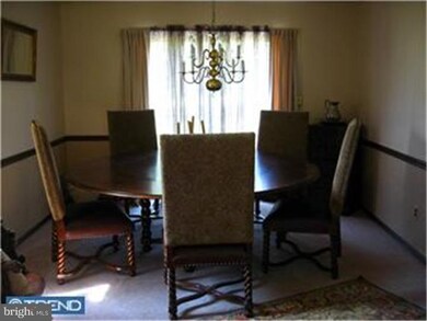 841 Cox Rd unit B, Moorestown, NJ 08057 - photo 3