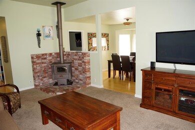 Living Room (2)