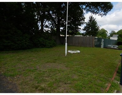 131 Gardner St, West Roxbury, MA 02132 - photo 4