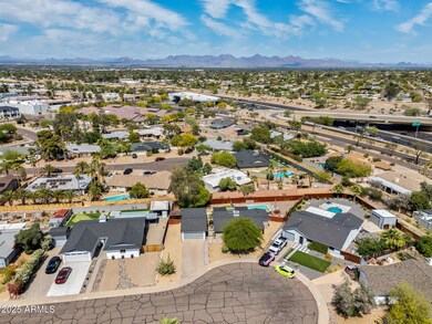 10007 N 30th Place, Phoenix, AZ 85028 - photo 3