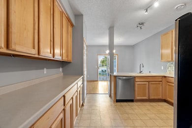 14-web-or-mls-17716 Elm Rd-14.jpg