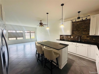 11704 Farmington Rd unit 15, Livonia, MI 48150 - photo 4