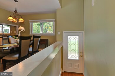 6711 Tahalla Dr, Alexandria, VA 22306 - photo 4