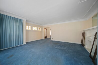 6443 N Mozart St, Chicago, IL 60645 - photo 4