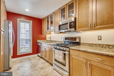 10060 Oakton Terrace Rd, Oakton, VA 22124 - photo 7