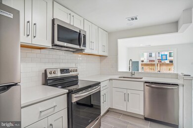 9209 Chadburn Place, Montgomery Village, MD 20886 - photo 5