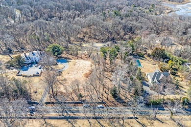 147 Dosoris Ln, Glen Cove, NY 11542 - photo 4