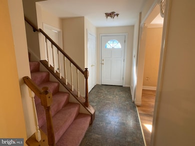 10902 Swansfield Rd, Columbia, MD 21044 - photo 3