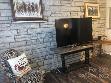 Stone Wall in LR Extension