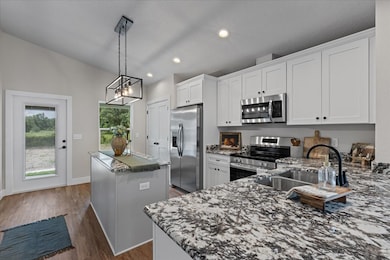 407 N West 5th Place, Chiefland, FL 32626 - photo 2