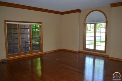 3806 SW Clarion Park Dr, Topeka, KS 66610 - photo 6