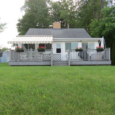 Huge Front Deck
