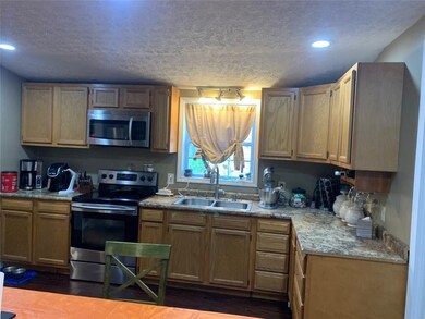 408 N Main St, Kirklin, IN 46050 - photo 3