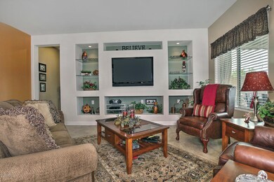 6591 W Congressional Way-large-006-017-L
