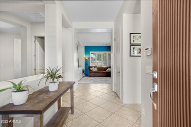 2624 E Honeysuckle Pl-9