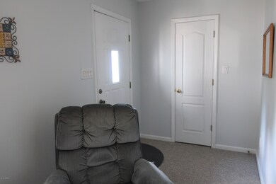 003 foyer