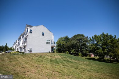 829 Pecan Rd, Spring City, PA 19475 - photo 3