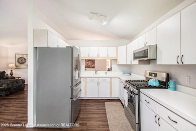 7321 Golf Gate Dr unit 39, Lansing, MI 48917 - photo 7