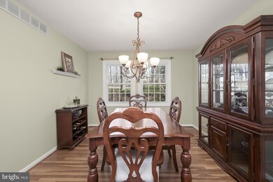 11110 Youngtree Ct, Columbia, MD 21044 - photo 4