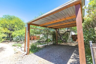 2625 E Drachman St__064