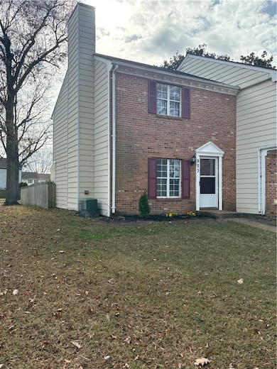 923 Captains Ct, Chesapeake, VA 23320 - photo 2