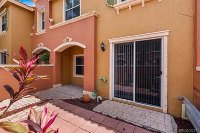 10659 SW 7th St, Pembroke Pines, FL 33025 - photo 3