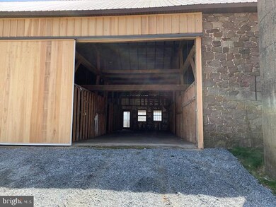 330 Shiloh Rd, Morgantown, PA 19543 - photo 2