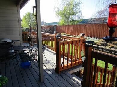 3936 SW Sam Snead Ct, Redmond, OR 97756 - photo 4