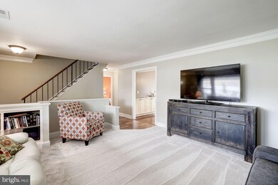 13123 Melville Ln, Fairfax, VA 22033 - photo 4