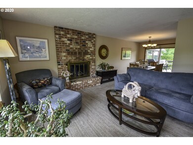 903 SW 27th Cir, Troutdale, OR 97060 - photo 5