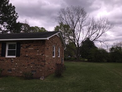 332 Lee St, Winterville, NC 28590 - photo 2