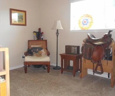 bedroom/office